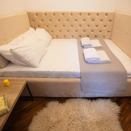 Friends House- сучасні в центрі львова Apartment