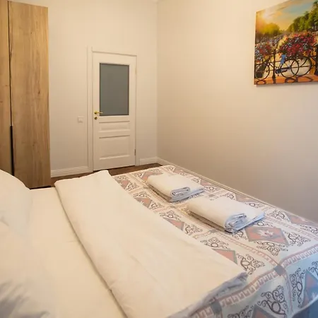 Apartment Friends House- сучасні в центрі львова *