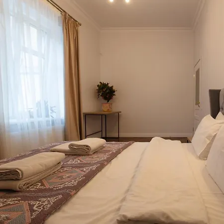 Apartment Friends House- сучасні в центрі львова *