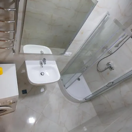 Friends House- сучасні в центрі львова *