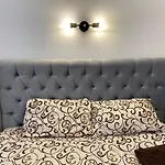 Friends House- сучасні в центрі львова 公寓 *