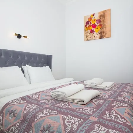 Apartament Friends House- сучасні в центрі львова *