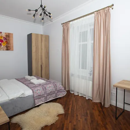 Friends House- сучасні в центрі львова Apartment