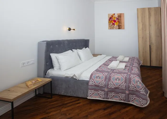 Friends House- сучасні в центрі львова *